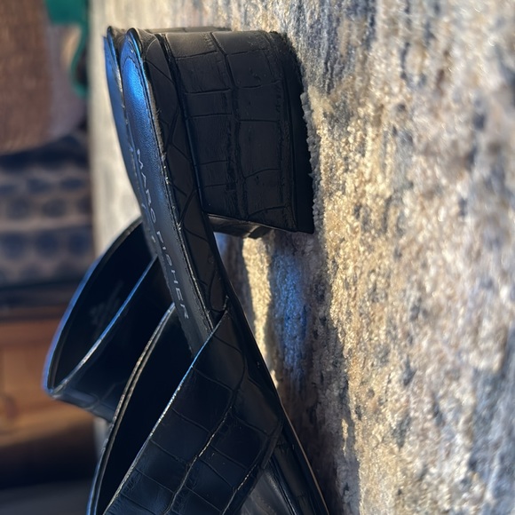 Marc Fisher black leather sandals - Picture 4 of 4